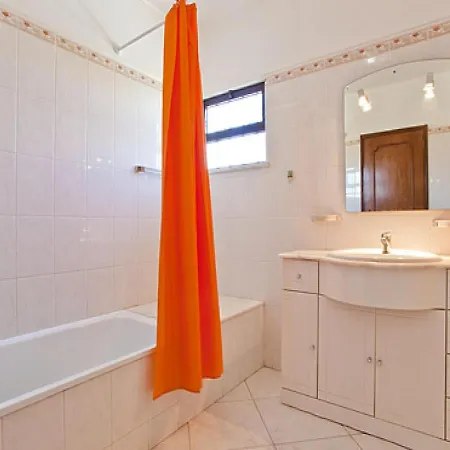 Andre 3 Bedroom With Pool - Walking Distance To * Albufeira
