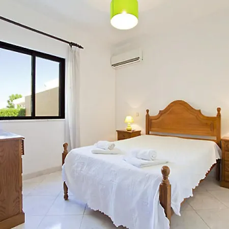 Andre 3 Bedroom With Pool - Walking Distance To * Albufeira