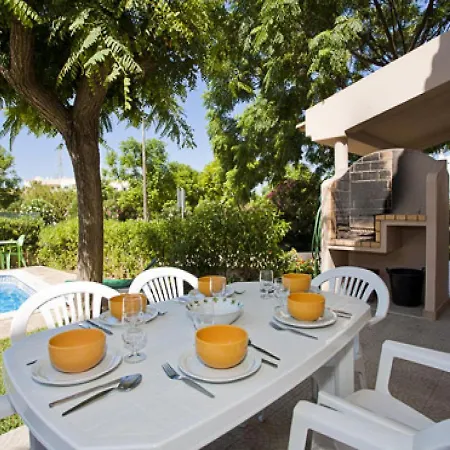Andre 3 Bedroom With Pool - Walking Distance To